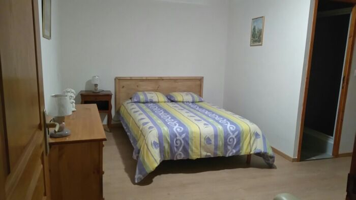 chambre 2.jpg M.&Mme DE ALMEIDA