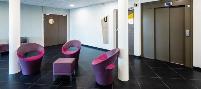 Romilly-sur-seine hall.jpg Hotel B&B