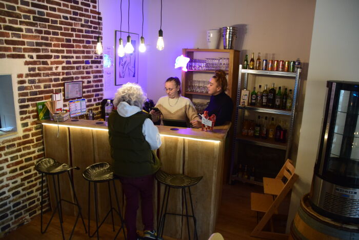 Chez Holly - CP B Collombet B Collombet