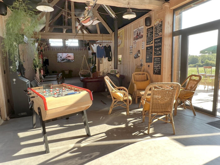 SHAKA PUB Grande-salle.jpg ©OTOA-Agnès-Fabe