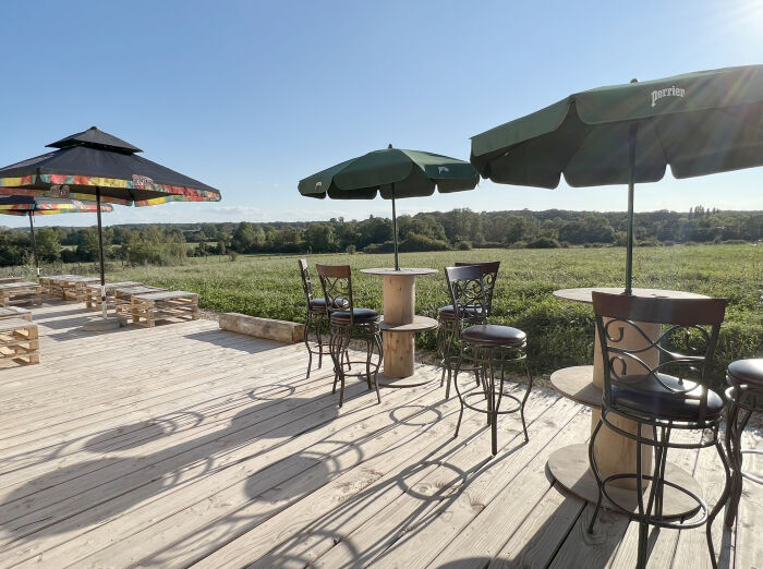 SHAKA PUB Terrasse.jpg ©OTOA-Agnès-Fabe