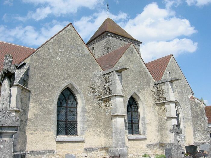 Eglise Saint-Pierre-es-Liens.jpg