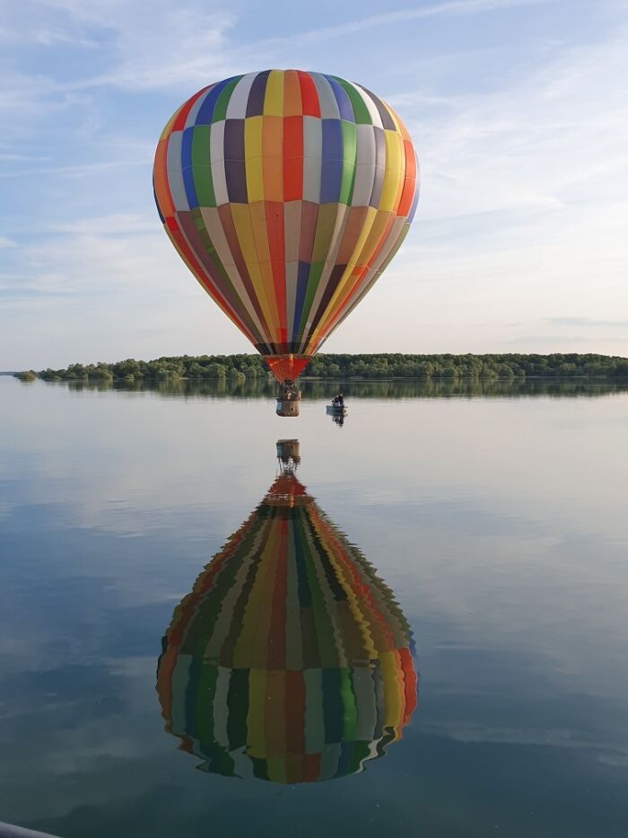 Mongolfière & lac.jpg