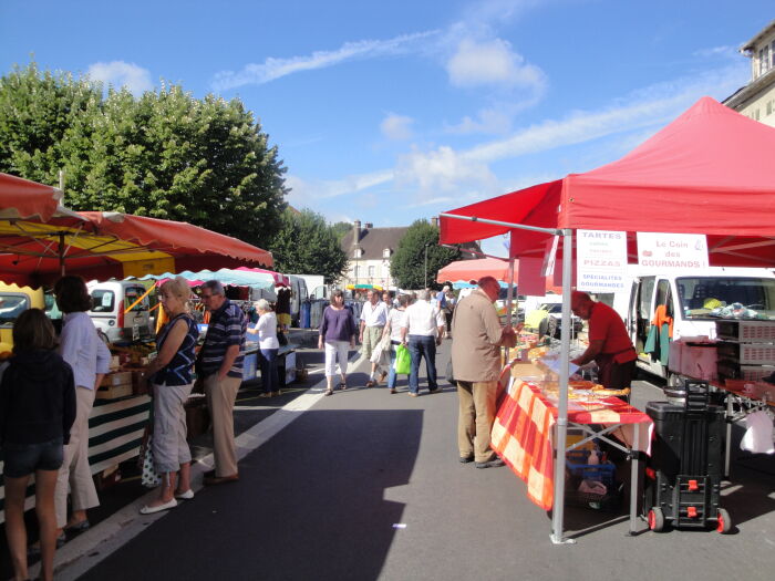 Marché d'Ervy-le-Châtel.JPG