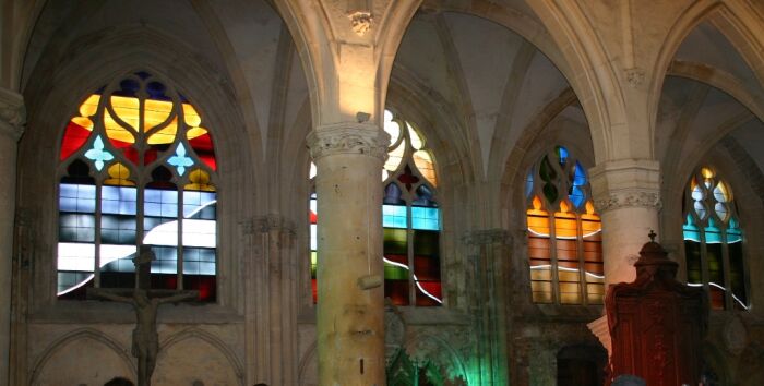 02 Vitraux intérieur.JPG Archéonoxe