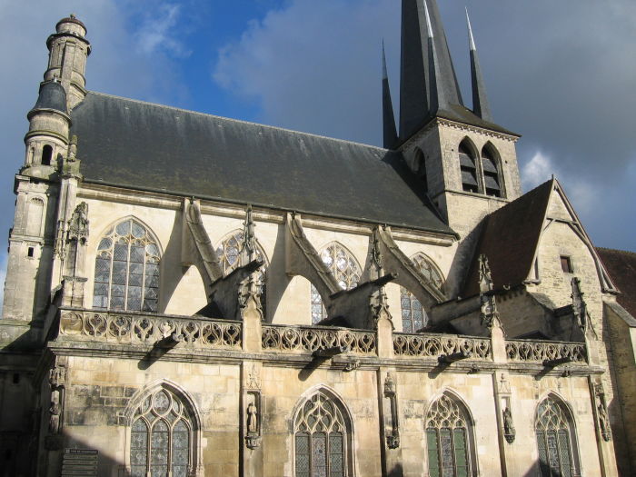 Eglise Saint-Pierre-es-Liens.jpg