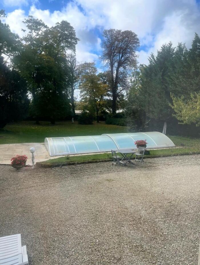 Le petit chateau Chambres d'hôtes Vendeuvre-sur-Barse Forêt d'Orient (1).jpg Nadine ARTUS