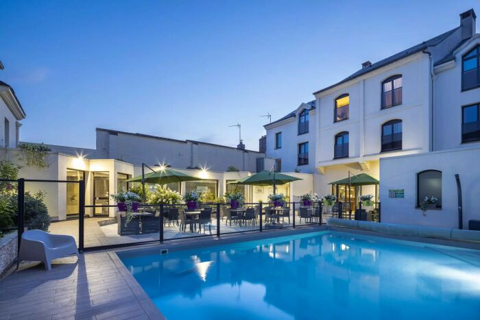 Piscine__hotelsaintlaurent-hd-21-1633609256_r_2000.jpg Hôtel Saint Laurent-Mme DE LAUBRIER Anne