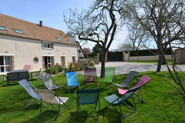 7 - Vue du jardin et transats.jpeg LaMelinothe