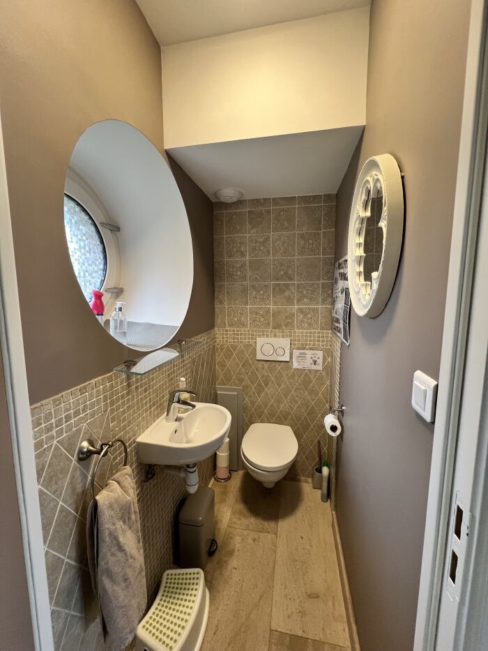 22 - WC et lavabo du bas.jpg LaMelinothe