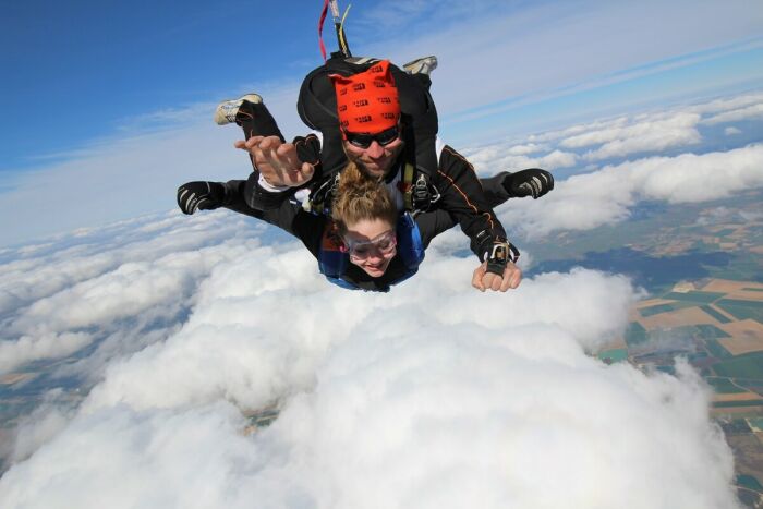 Aube parachutisme (1).jpg Aube parachutisme