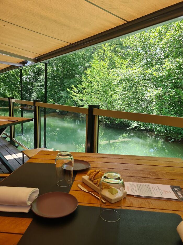 Terrasse Auberge de Sainte maure