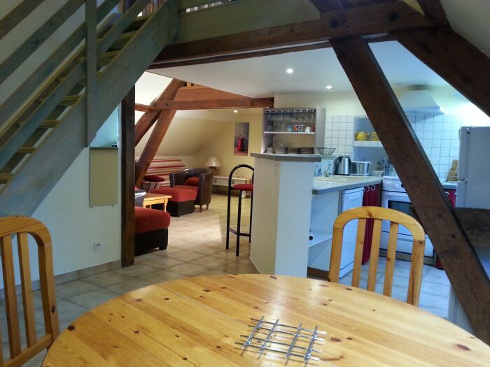 6 Cuisine américaine - salon.JPG Le Gîte de la Plaine